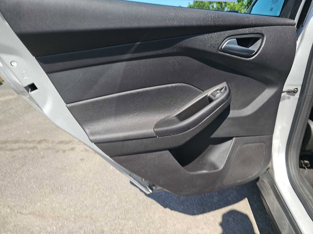 Used 2012 Ford Focus SE image 42