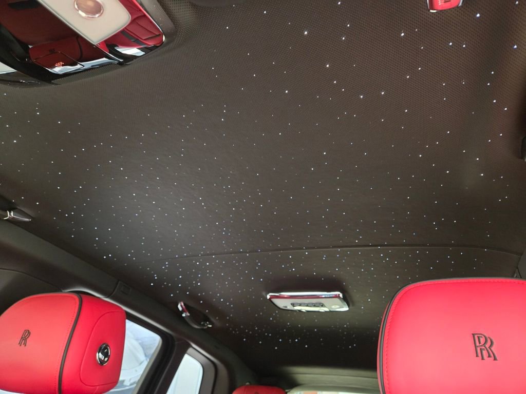 Certified 2022 Rolls-Royce Cullinan Black Badge w/ Dark Exterior Package image 15