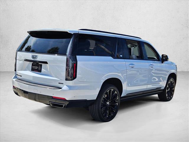 Used 2026 Cadillac Escalade ESV Platinum Sport w/ LPO, ONYX Package AWD/4WD image 5