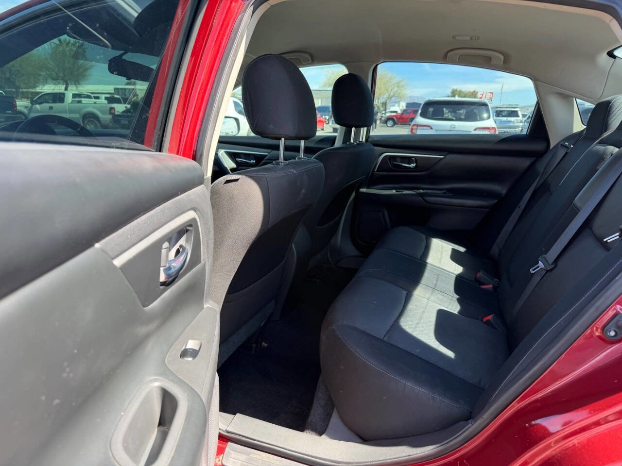 Used 2016 Nissan Altima 2.5 SR w/ LED Appearance Package image 22