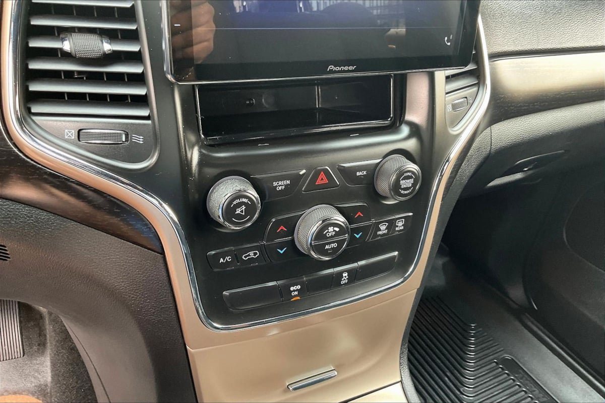Used 2014 Jeep Grand Cherokee Laredo AWD/4WD image 15