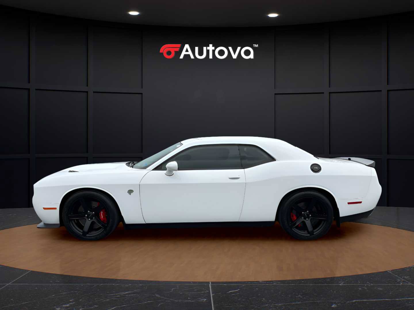 Used 2018 Dodge Challenger SRT Hellcat RWD image 2