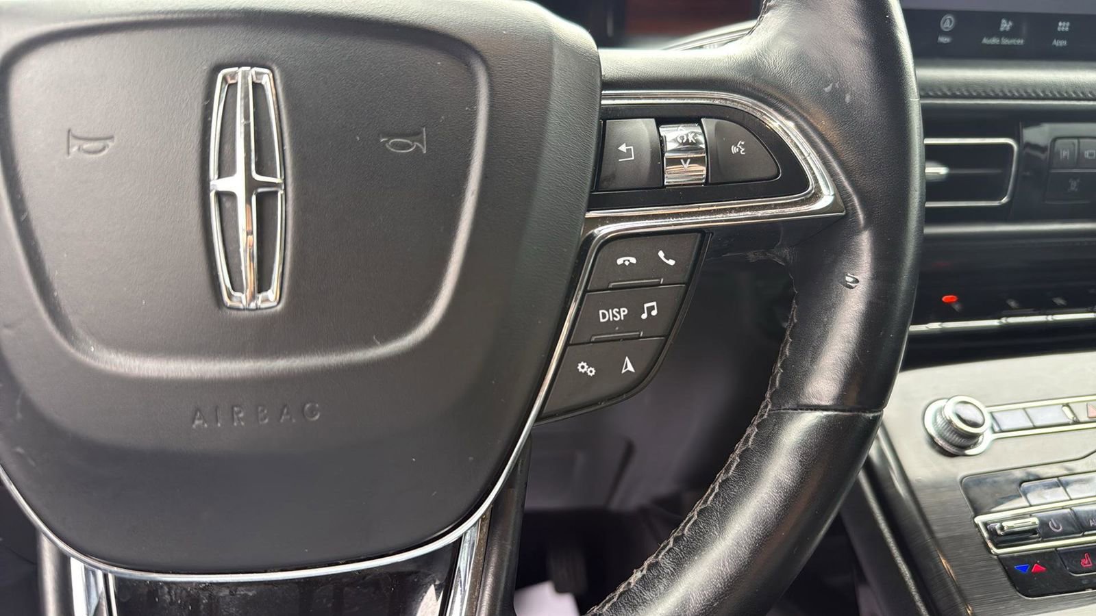 Used 2022 Lincoln Nautilus Reserve w/ Equipment Group 201A image 16