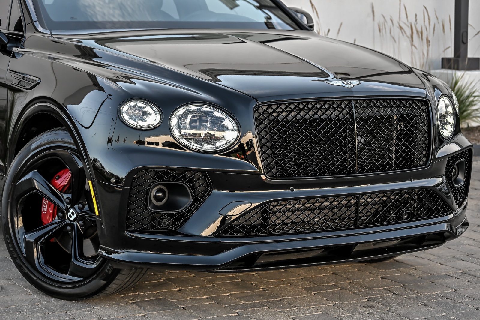 Certified 2022 Bentley Bentayga AWD/4WD image 2