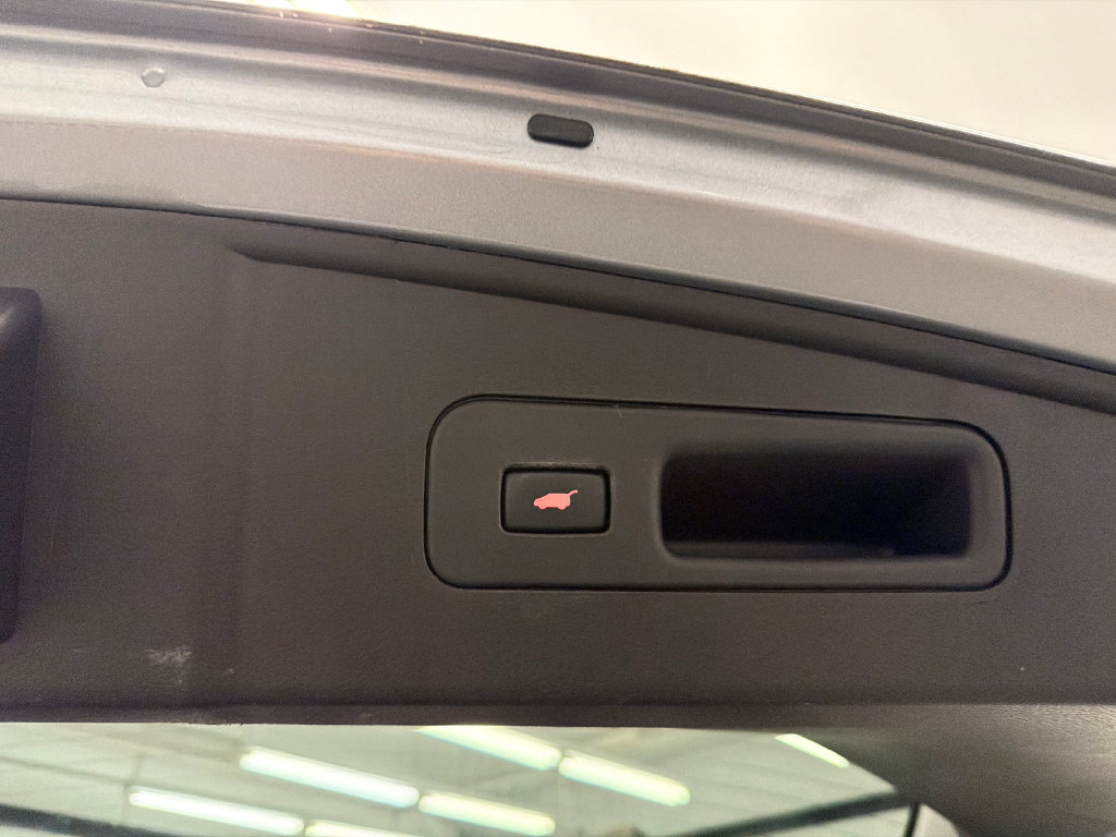 Used 2020 Acura MDX FWD image 21