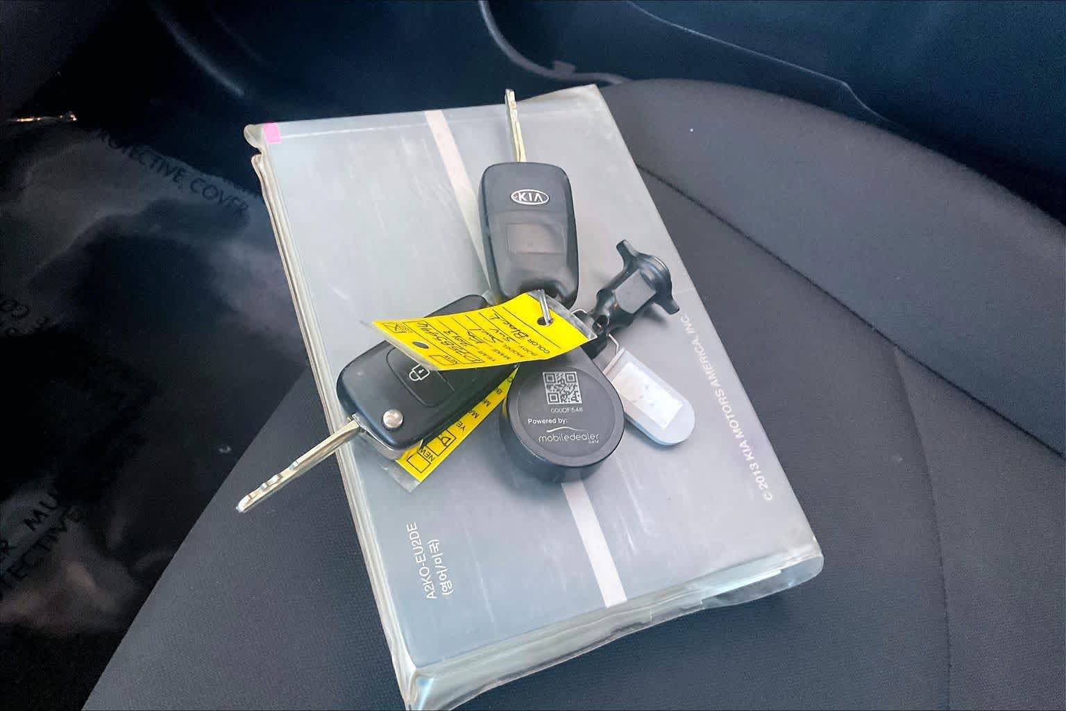 Used 2013 Kia Soul + FWD image 14