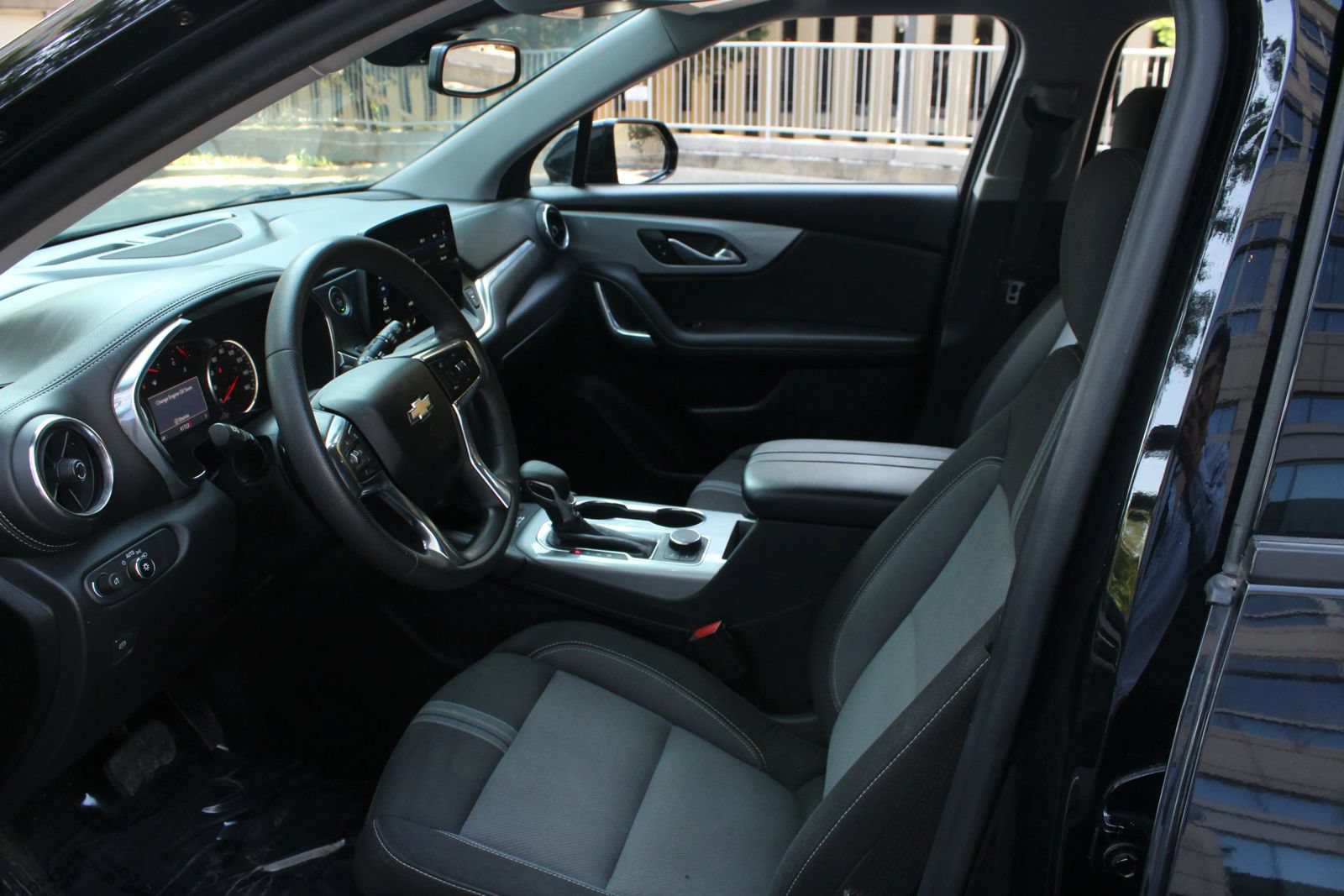 Used 2023 Chevrolet Blazer LT w/ Convenience Package FWD image 14