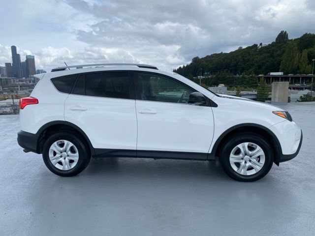 Used 2013 Toyota RAV4 LE AWD/4WD image 2