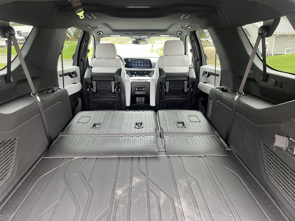 New 2026 Chevrolet Suburban Premier w/ Sun And Tow Package image 8