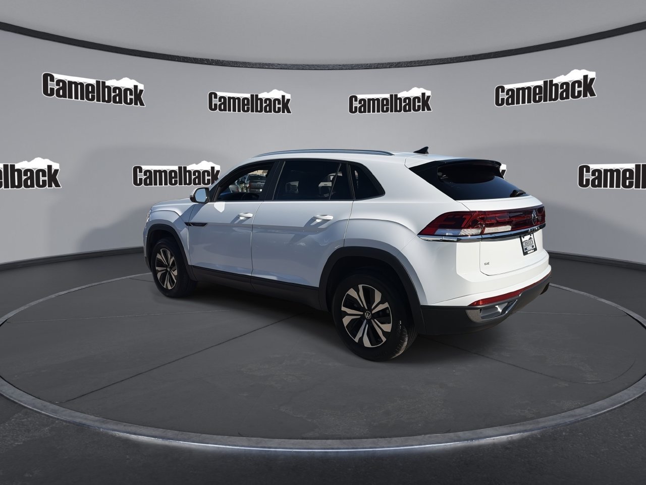 Used 2024 Volkswagen Atlas Cross Sport SE FWD image 5