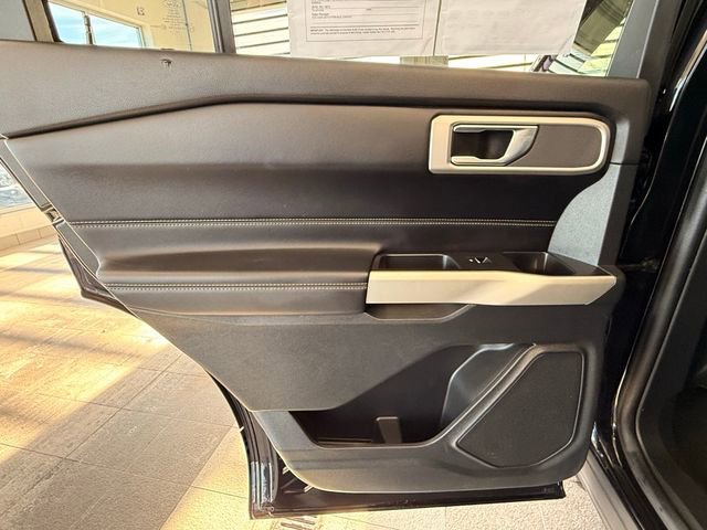 Used 2021 Ford Explorer XLT image 40