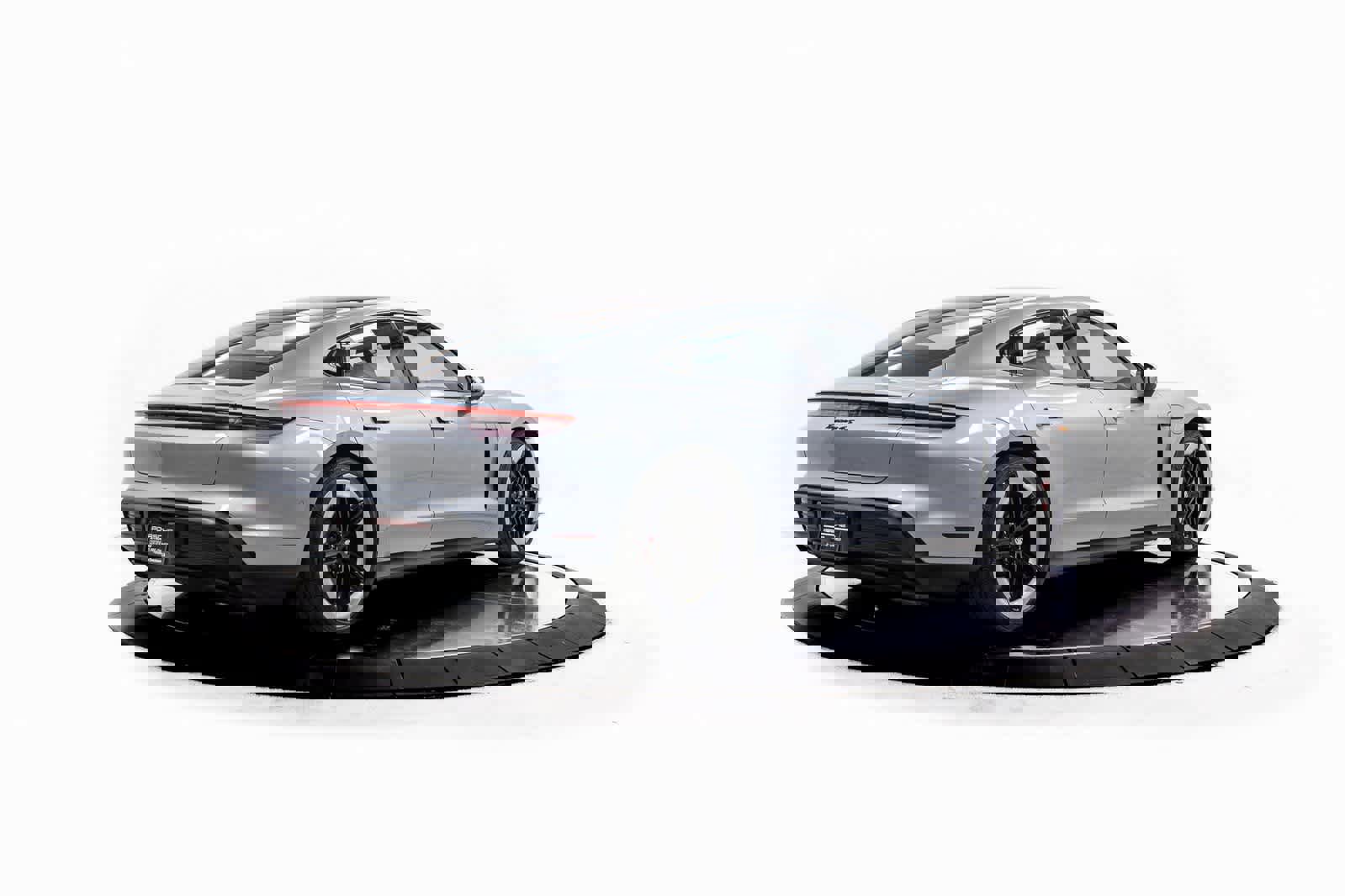 Certified 2025 Porsche Taycan 4S image 9