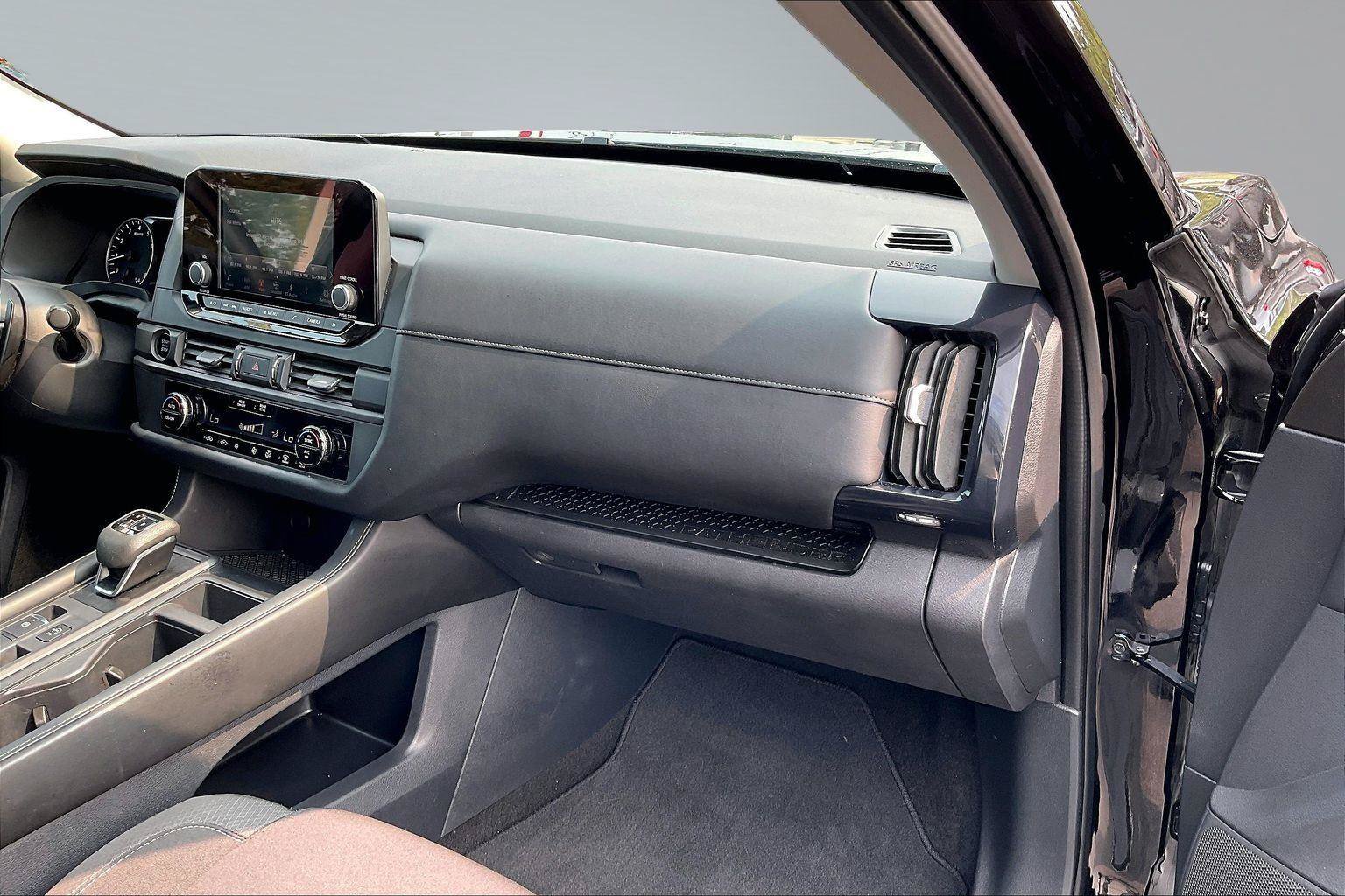 Certified 2025 Nissan Pathfinder S FWD image 18
