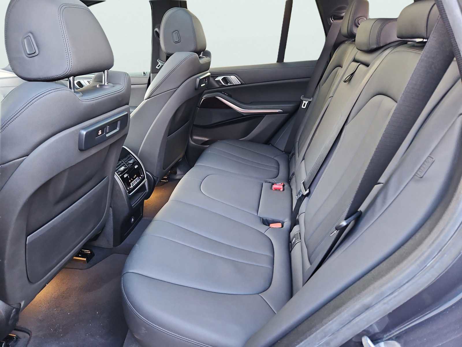 Used 2019 BMW X5 xDrive40i w/ Premium Package 2 image 37