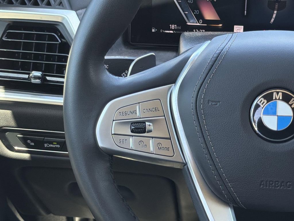 Used 2025 BMW X7 xDrive40i w/ Climate Comfort Package image 9