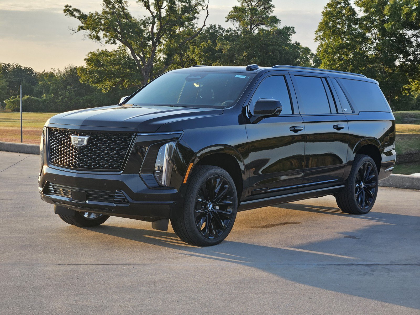 New 2026 Cadillac Escalade ESV Platinum Sport w/ LPO, ONYX Package AWD/4WD image 2