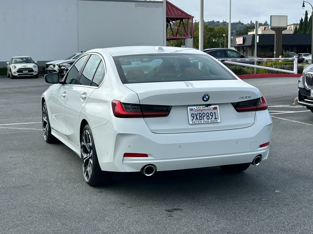 Used 2026 BMW 330i Sedan w/ Premium Package RWD image 3