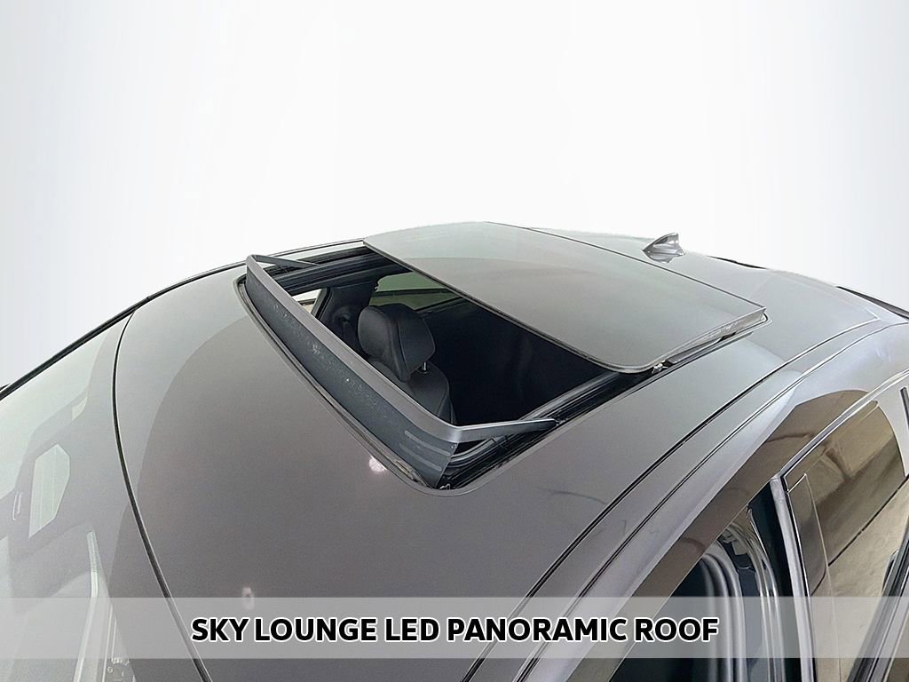 Used 2023 BMW X6 xDrive40i w/ Executive Package image 4