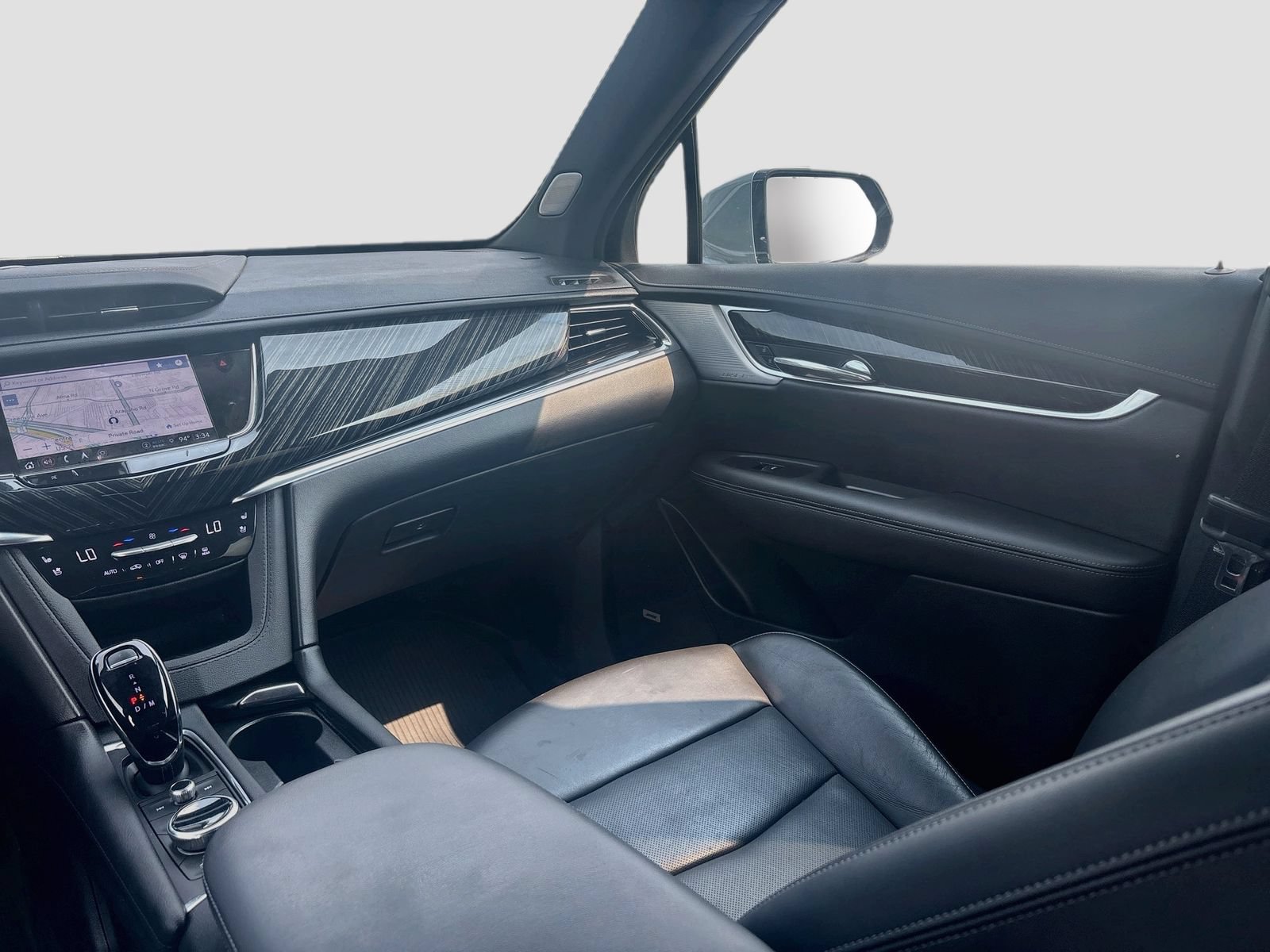 Used 2025 Cadillac XT6 Premium Luxury w/ LPO, Floor Liner Package AWD/4WD image 24