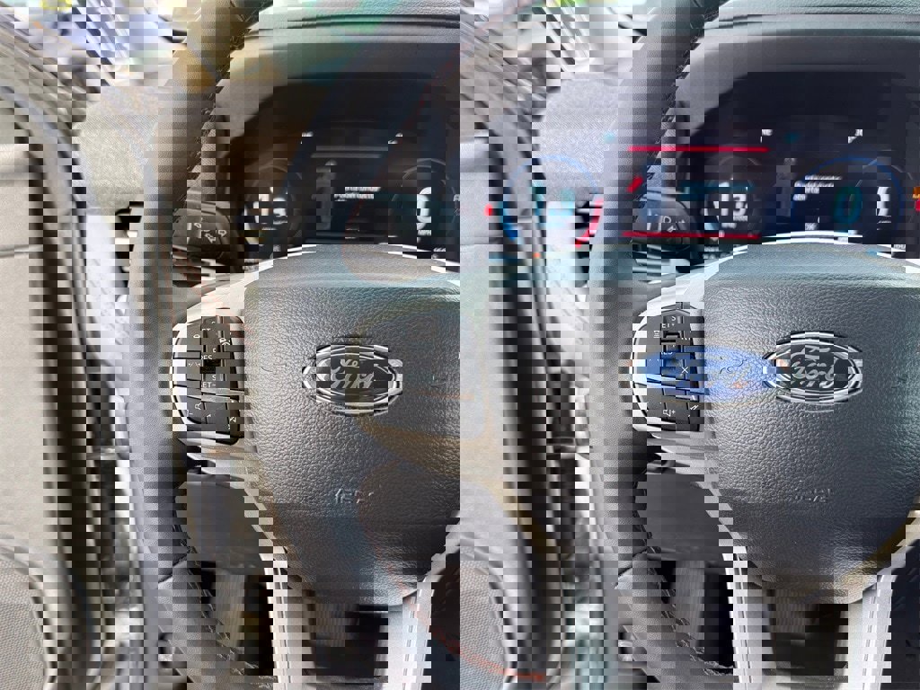 Used 2025 Ford Explorer Active image 13