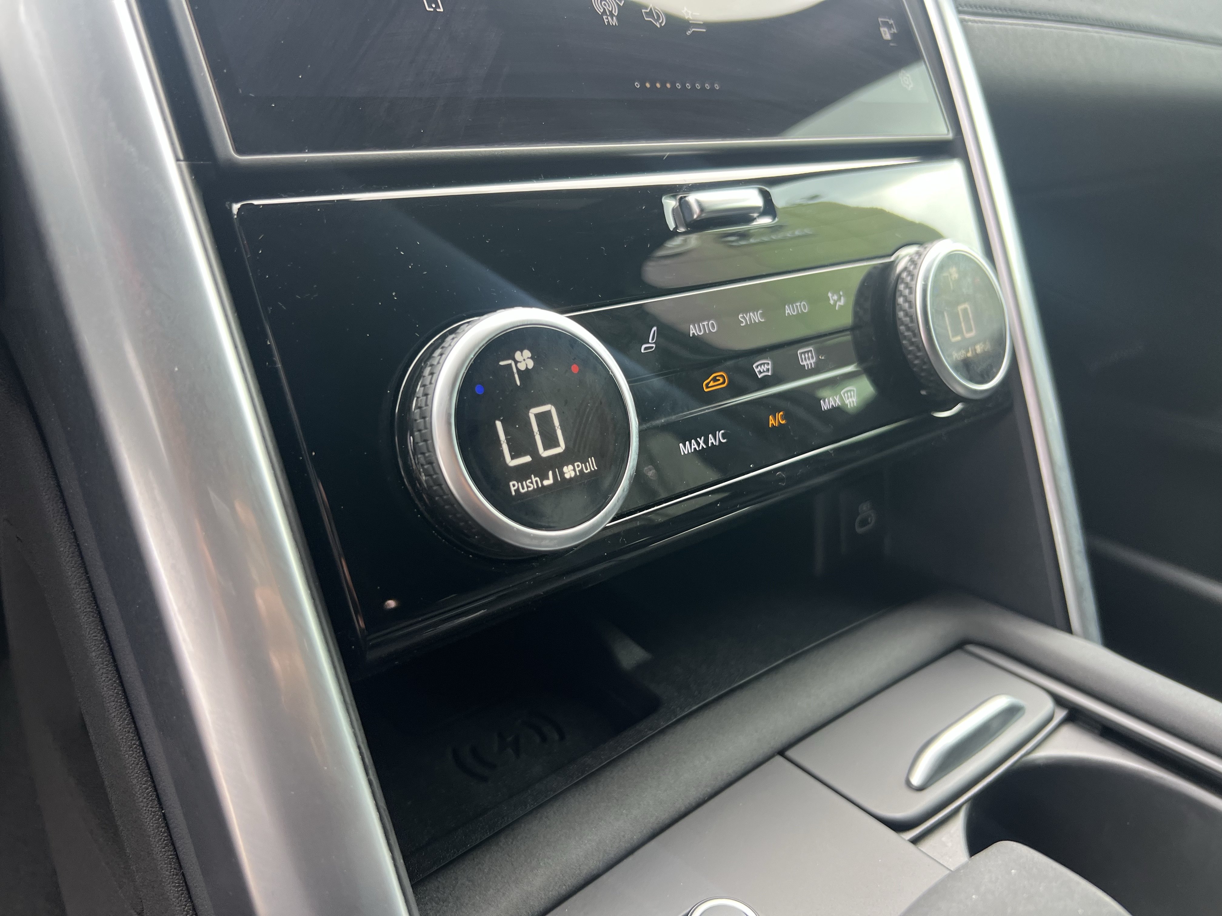 Certified 2025 Land Rover Discovery S AWD/4WD image 27