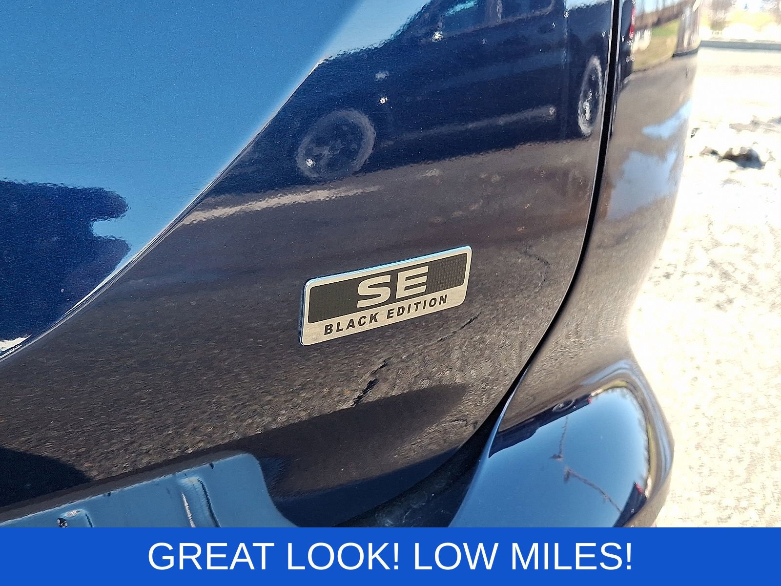 Used 2023 Mitsubishi Outlander SE Black Edition image 32