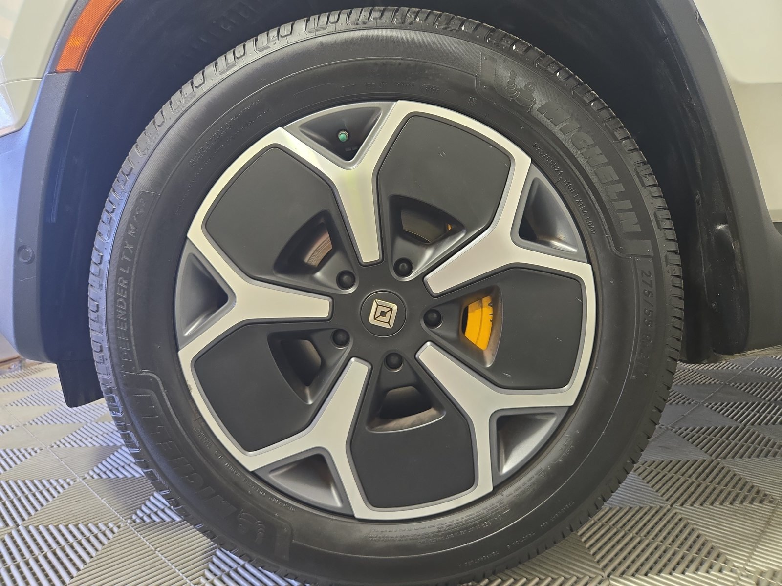 Used 2022 Rivian R1T Adventure AWD/4WD image 9