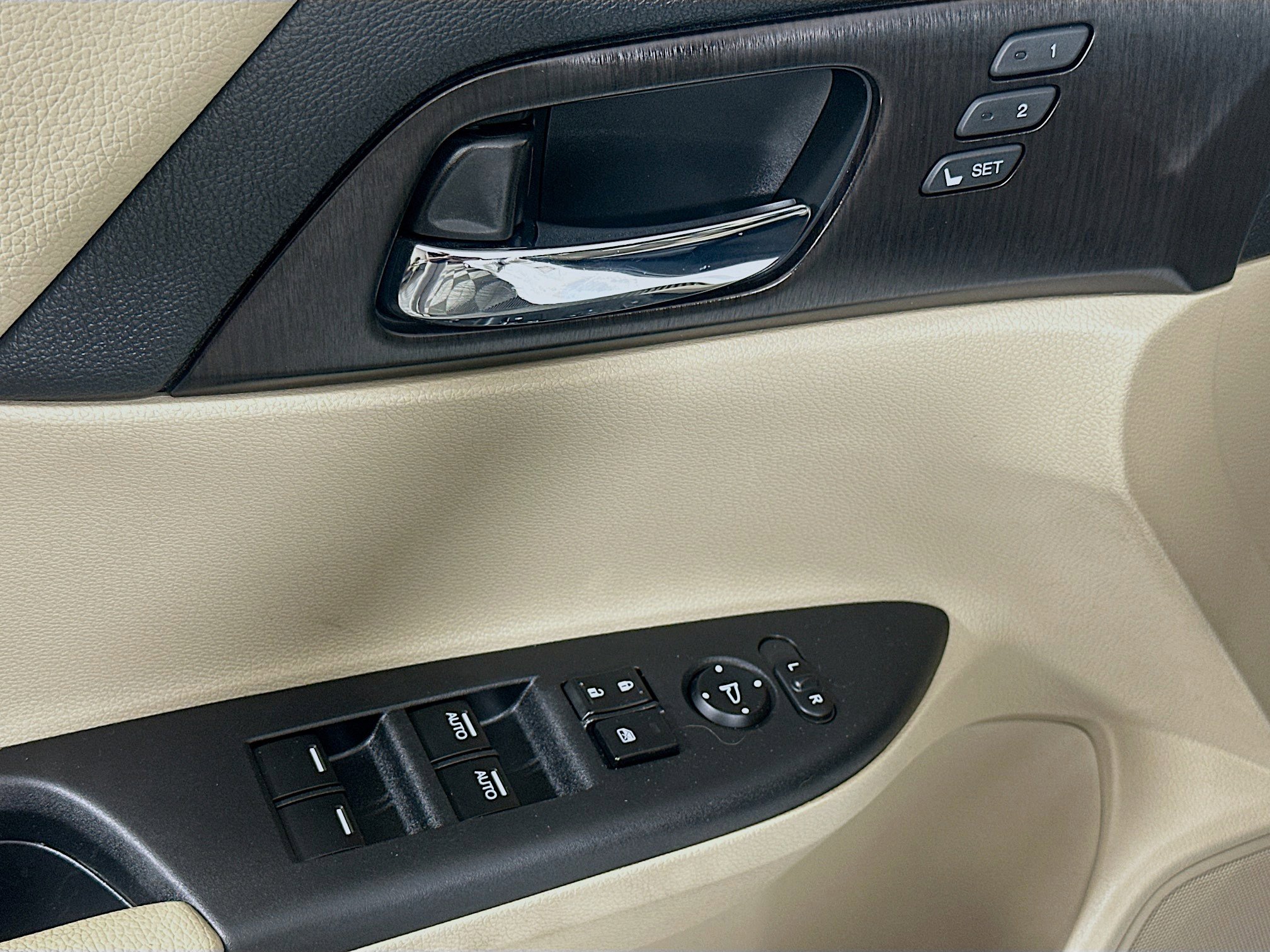 Used 2015 Honda Accord EX-L image 15
