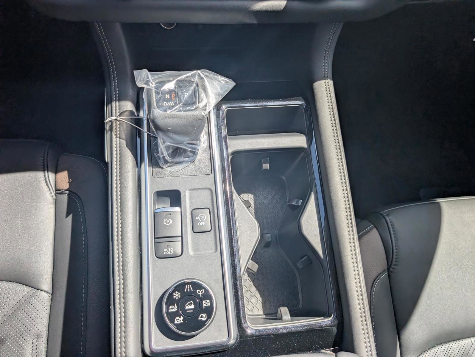 New 2026 Nissan Pathfinder Platinum AWD/4WD image 10