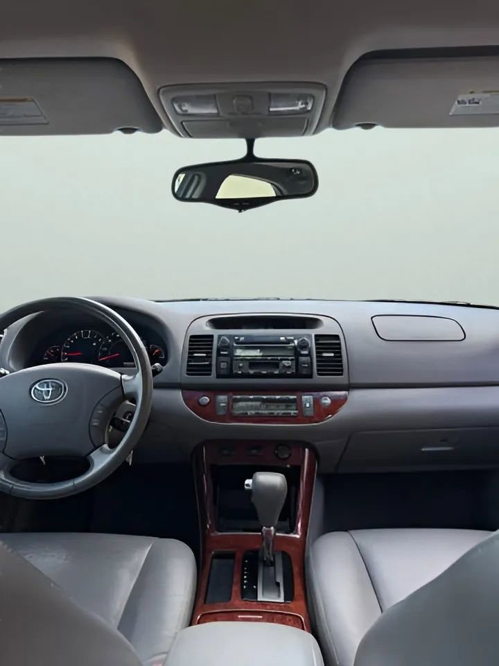 Used 2005 Toyota Camry XLE FWD image 25