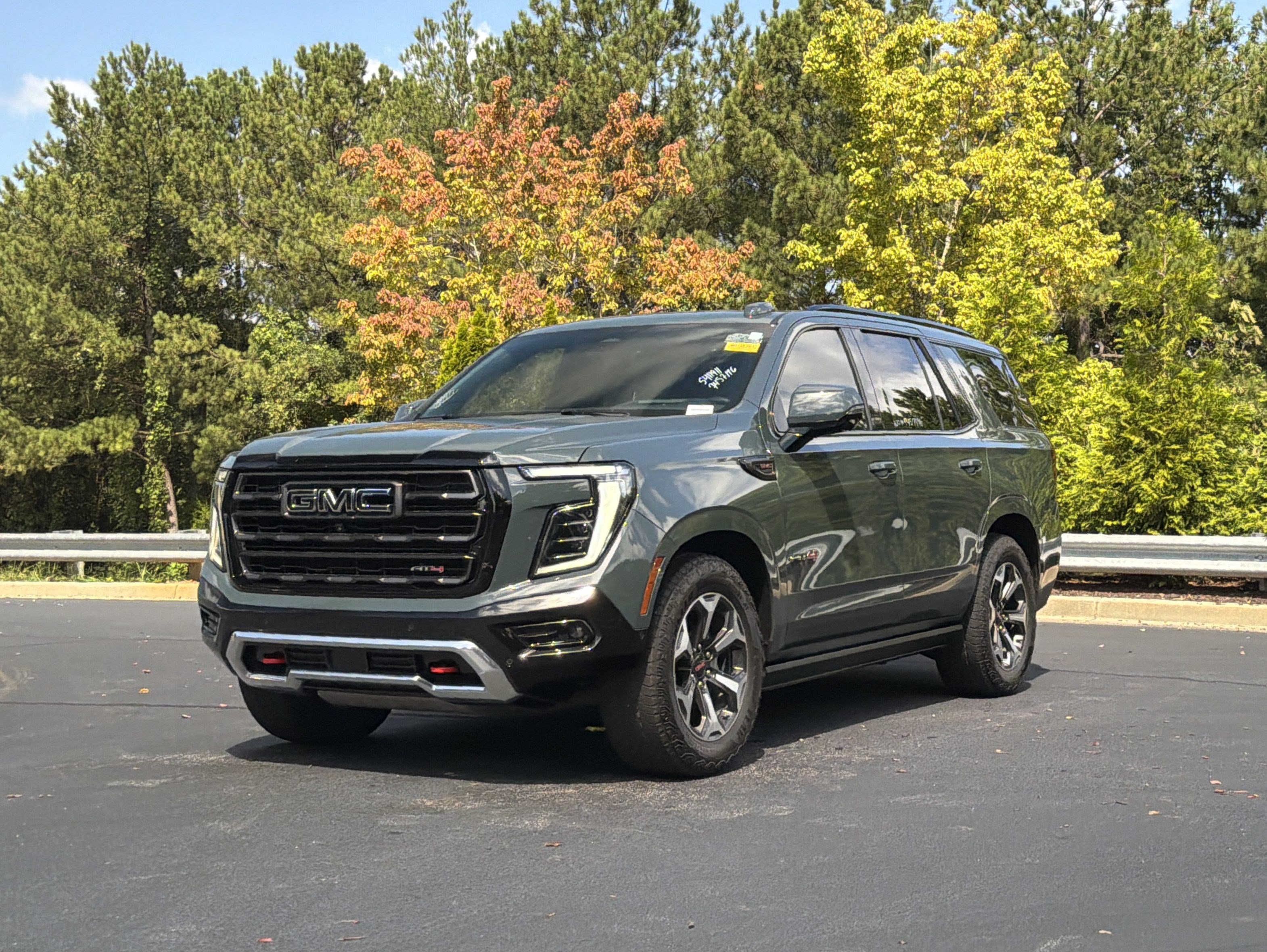 Used 2025 GMC Yukon AT4 Ultimate AWD/4WD image 11