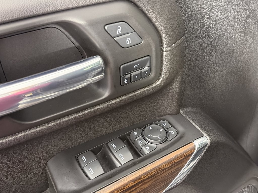 Used 2022 Chevrolet Silverado 3500 High Country AWD/4WD image 25
