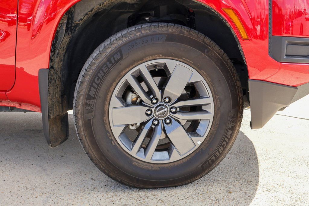 Certified 2025 Nissan Frontier SV image 25