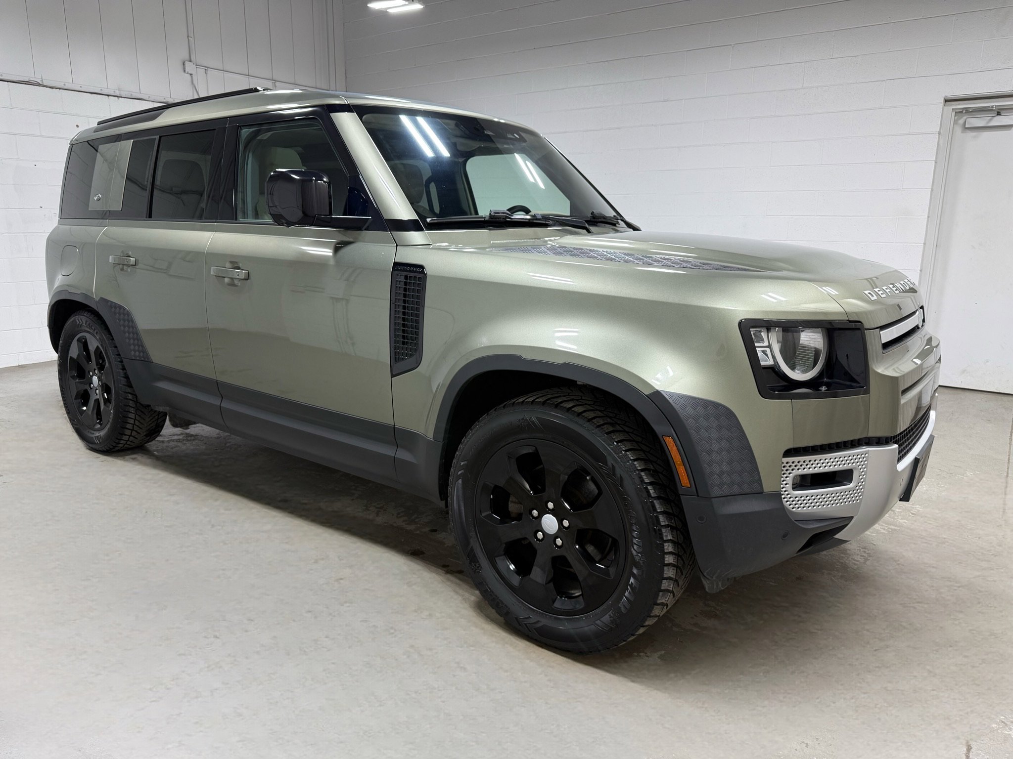 Used 2020 Land Rover Defender 110 S AWD/4WD image 3