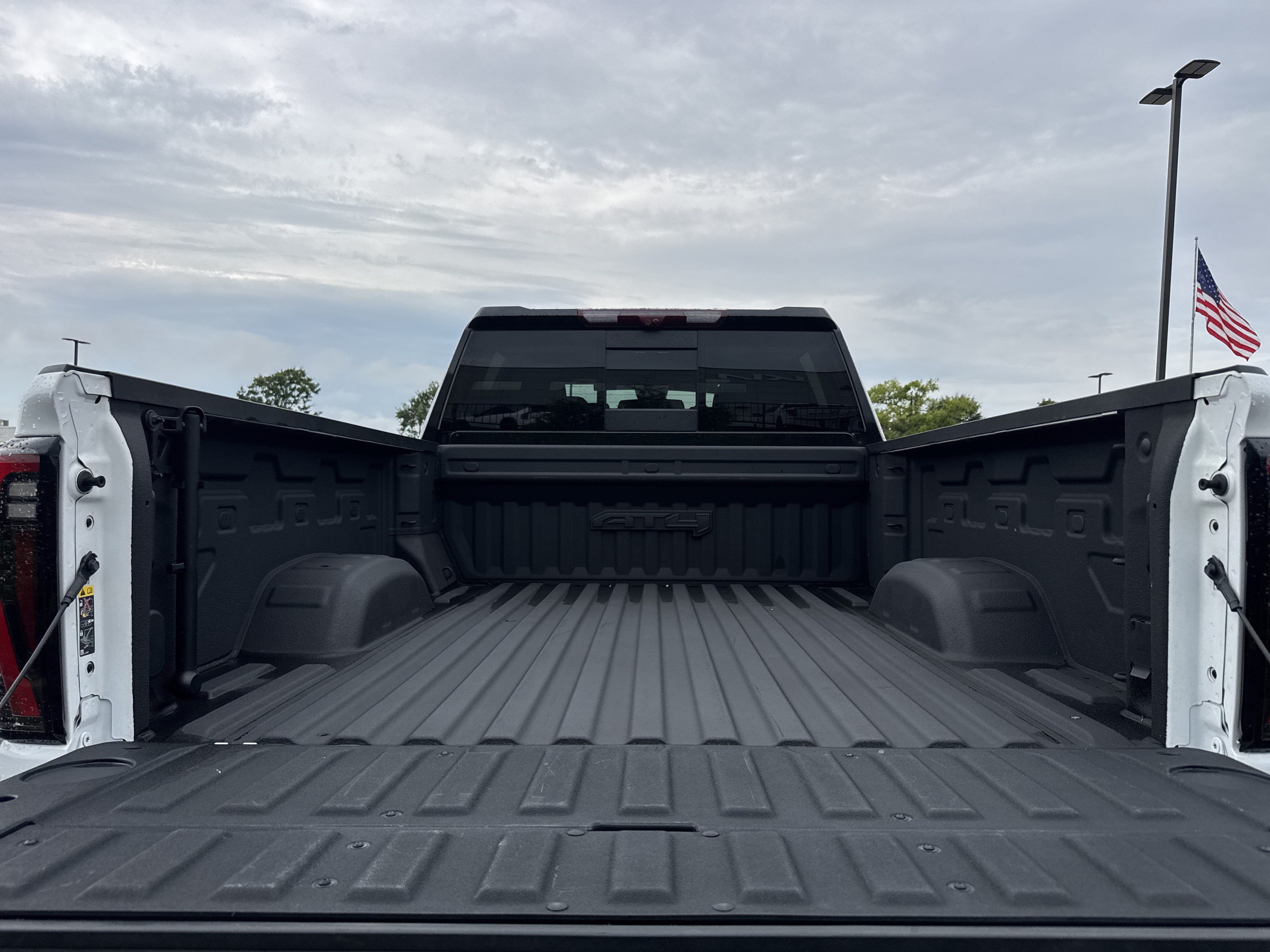 Used 2024 GMC Sierra 2500 AT4 w/ AT4 Premium Plus Package AWD/4WD image 34