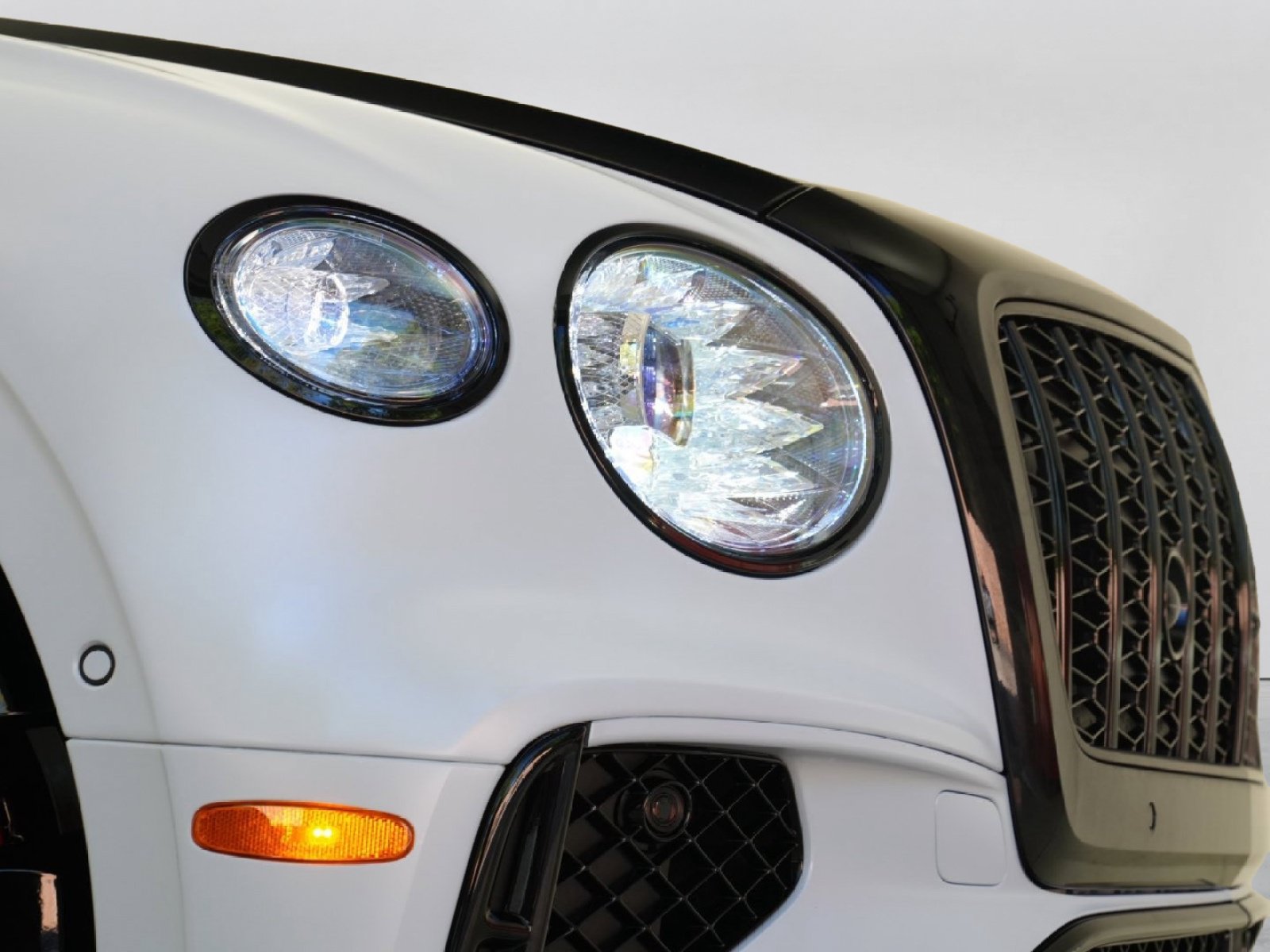 Used 2026 Bentley Flying Spur Azure AWD/4WD image 5