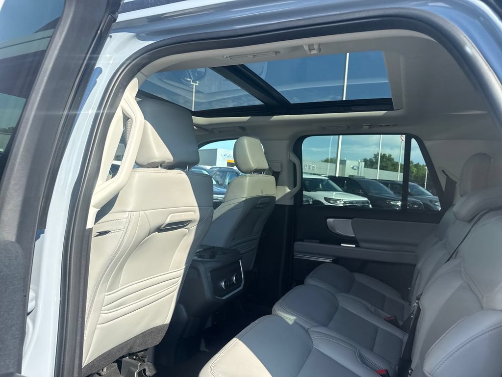 Used 2025 Ford Expedition Max Active AWD/4WD image 19