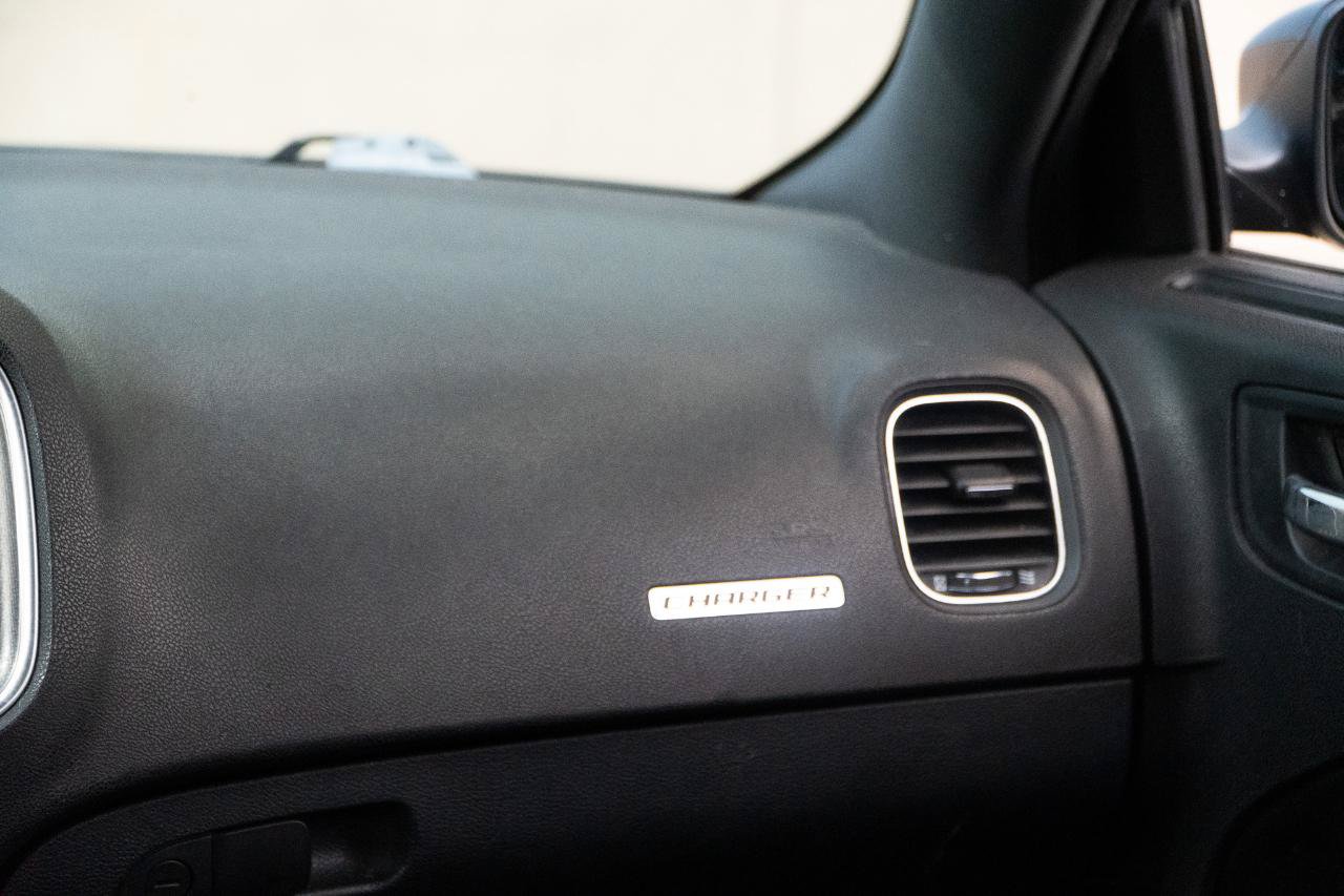 Used 2013 Dodge Charger SE RWD image 25
