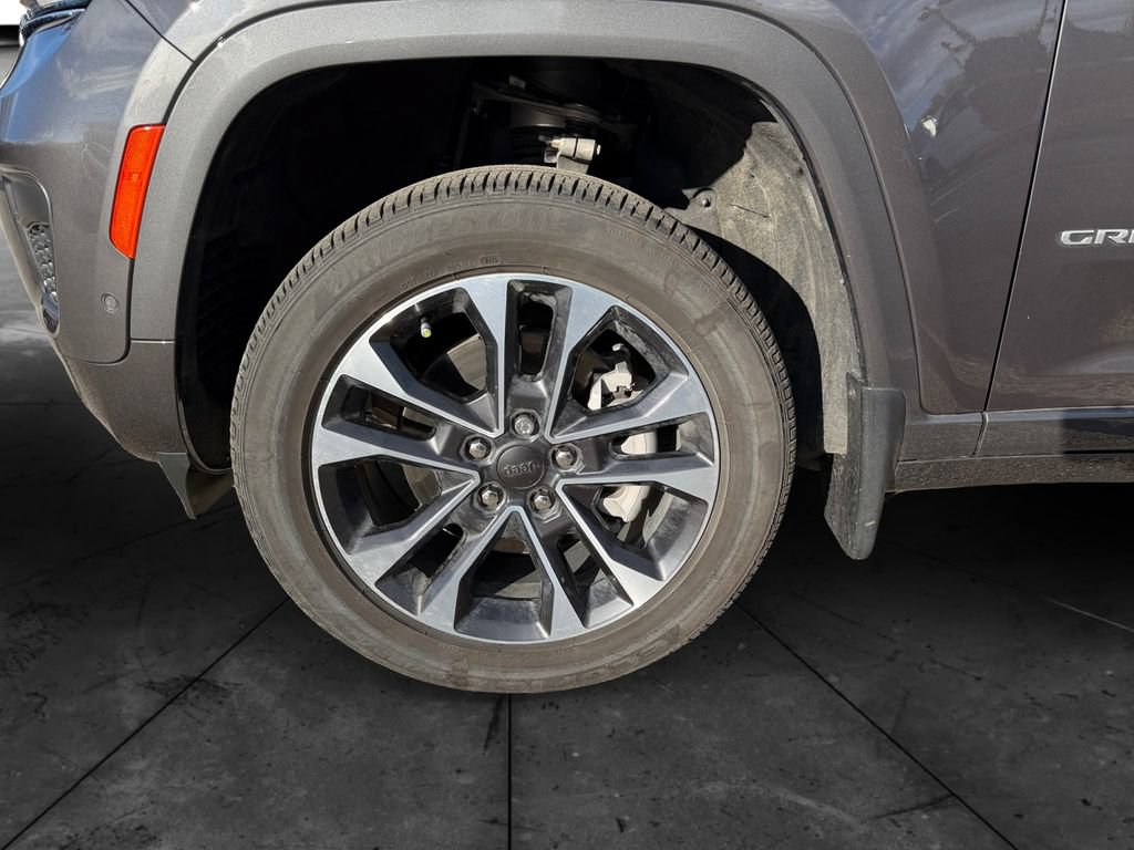 New 2025 Jeep Grand Cherokee L Overland w/ Advanced Protech Group III AWD/4WD image 14