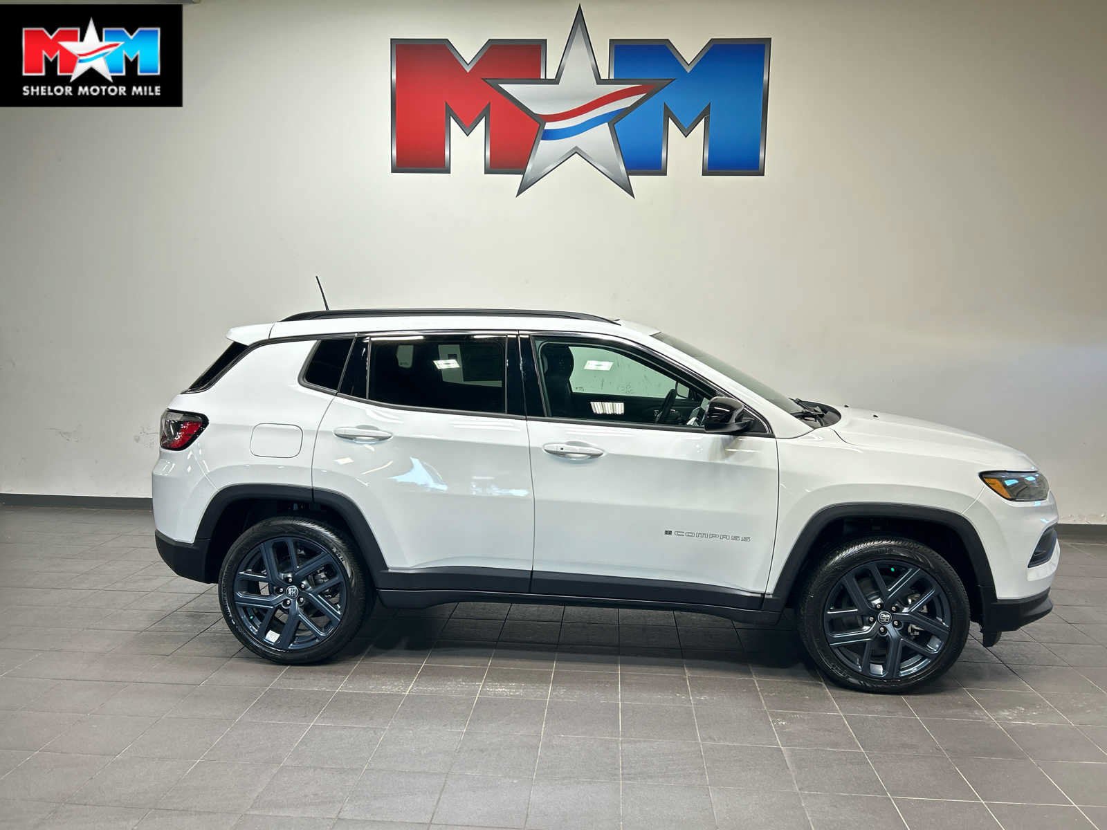 New 2026 Jeep Compass Latitude AWD/4WD image 1