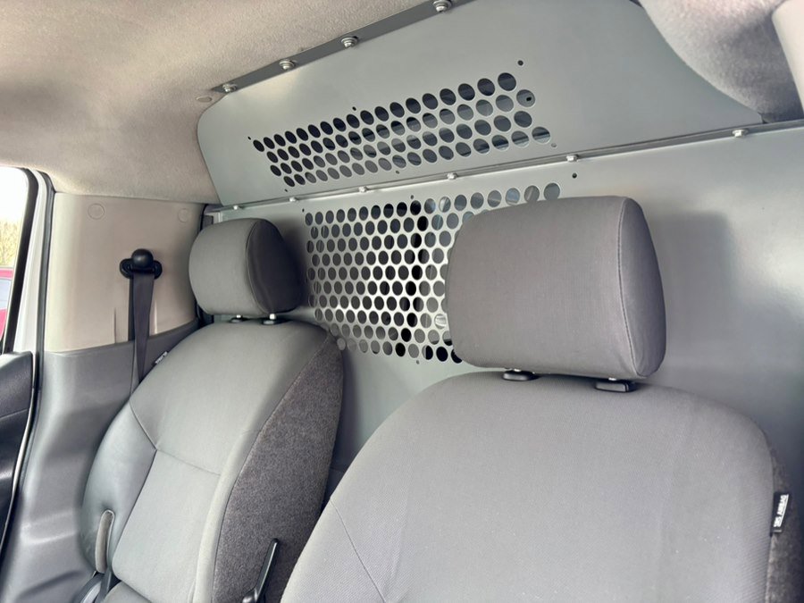 Used 2018 Nissan NV200 SV w/ Back Door Glass Package image 14