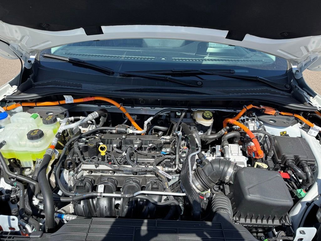 New 2025 Ford Escape SE w/ PHEV Premium Package FWD image 10