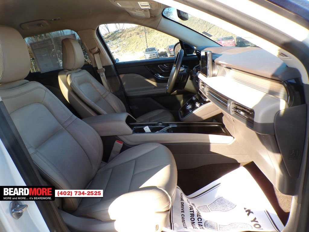 Used 2021 Lincoln Corsair Standard w/ Rear Removable Package Tray image 19