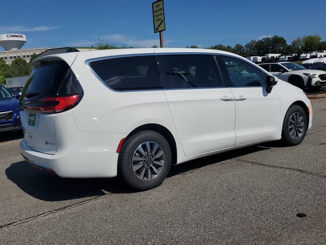 Used 2023 Chrysler Pacifica Touring-L FWD image 6