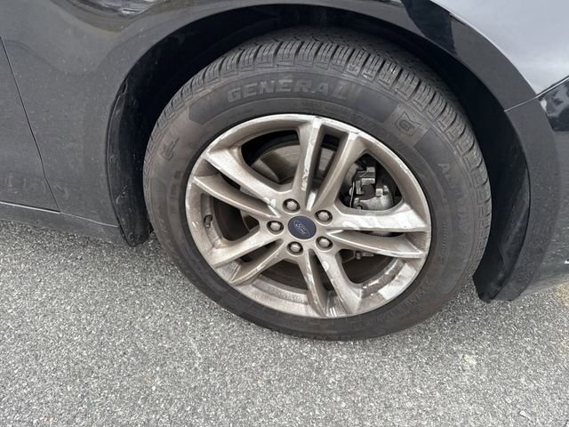 Used 2018 Ford Fusion SE w/ Fusion SE Technology Package image 11