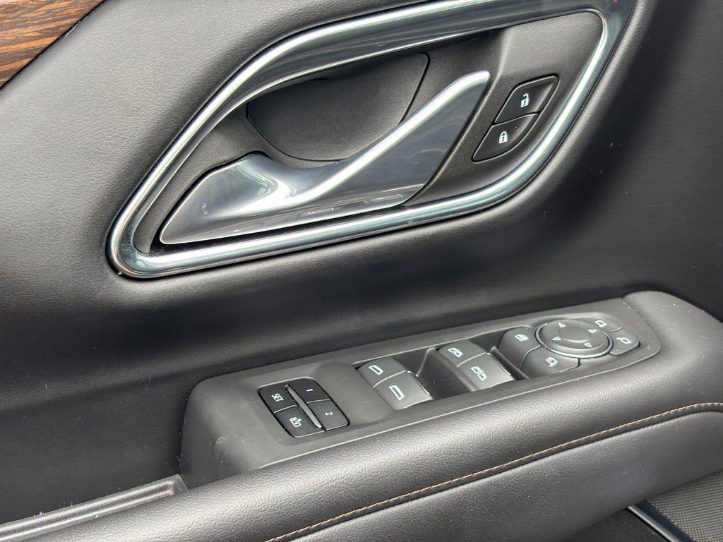 Used 2023 Chevrolet Suburban High Country AWD/4WD image 17