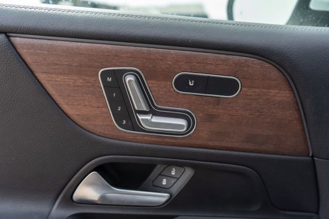 Used 2023 Mercedes-Benz GLB 250 4MATIC image 17