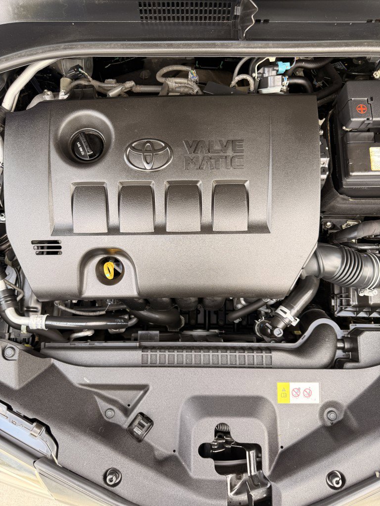 Used 2018 Toyota C-HR XLE FWD image 15