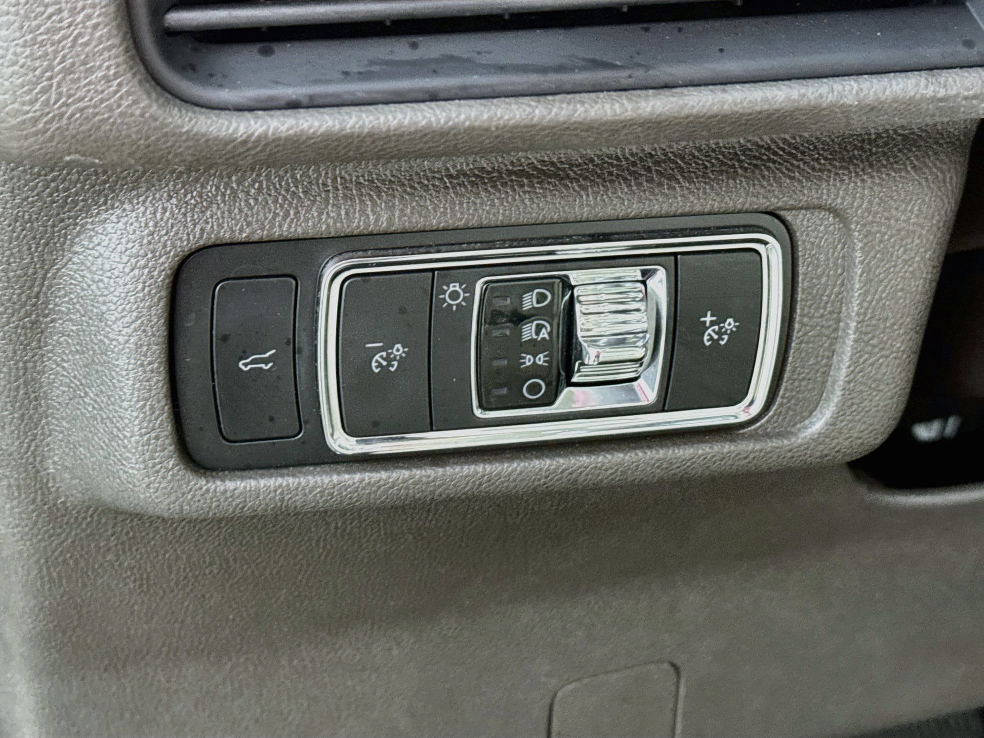 Used 2021 Lincoln Corsair AWD w/ Premium Package image 14