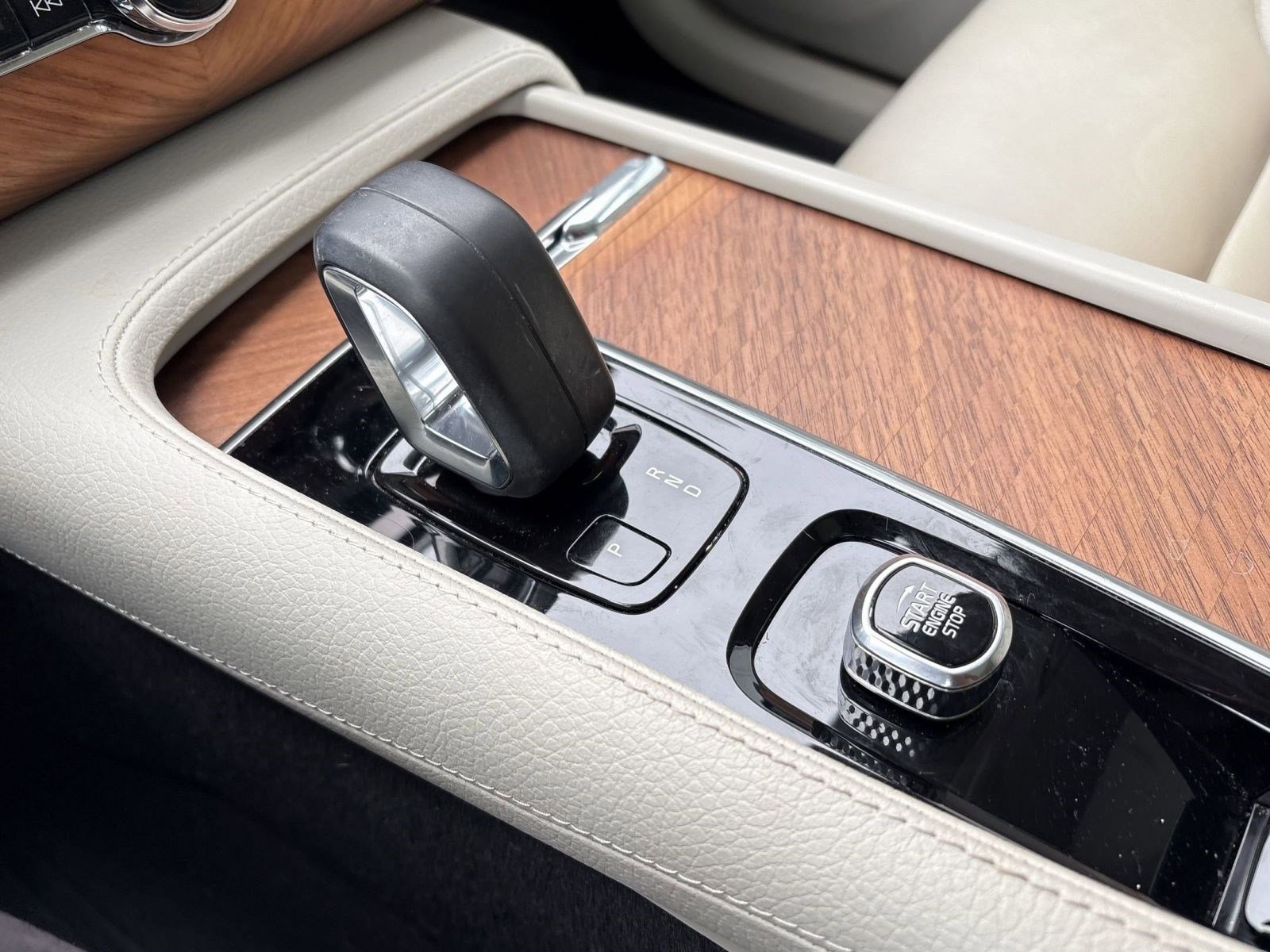 Certified 2022 Volvo XC90 T8 Inscription Expression image 17